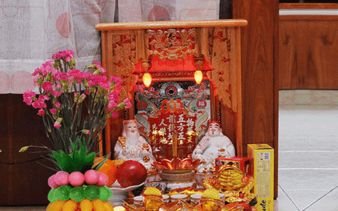 Lý do gia chủ phải đốt đèn, thắp nhang liên tục 100 ngày sau khi đặt ban thờ Thần Tài - Ông Địa