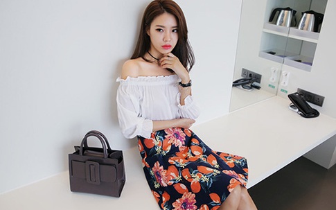 Nữ công sở có nên mặc áo trễ vai đi làm?