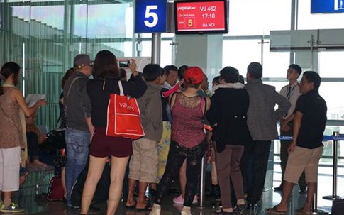 Bị delay gần 10 tiếng, hành khách làm đơn tố Vietjet Air, yêu cầu bồi thường