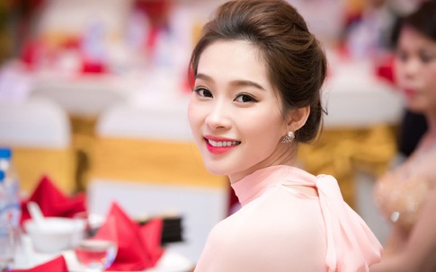 Đặng Thu Thảo khỏe vẻ đẹp mong manh dịu dàng tại Hà Nội