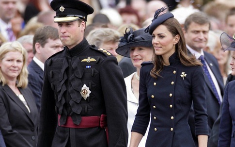 Thời trang đẹp đôi của vợ chồng công nương Kate Middleton