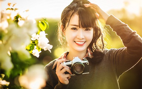 Nữ sinh người gốc Hoa xinh đẹp giỏi hai ngoại ngữ