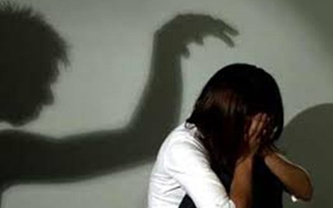 “Yêu râu xanh” hiếp dâm thiếu nữ khi đi nhờ xe