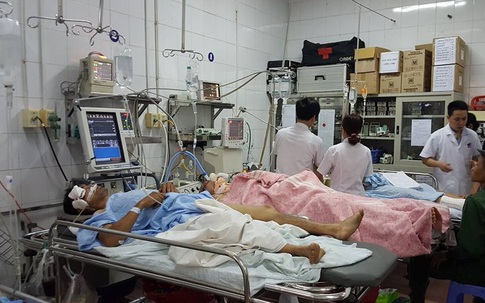 Ngã vỡ đầu vì đi lòng vòng trong làng không đội mũ bảo hiểm