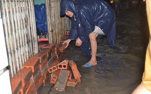 Hình ảnh "đáng sợ" sau trận mưa lớn tại Quảng Ninh