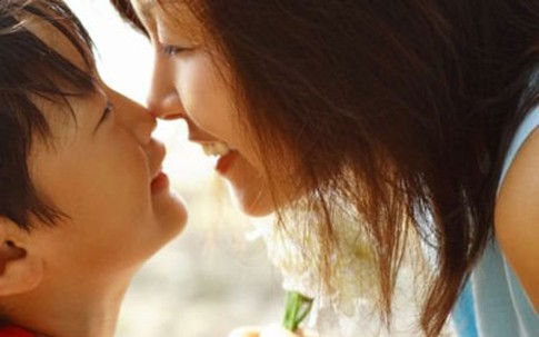 Chuyên gia lý giải vì sao bé trai quá yêu mẹ, lớn lên sẽ khó lấy vợ