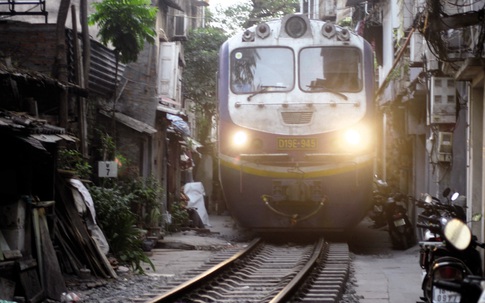 Hà Nội: Những chuyện hãi hùng ở “xóm đường tàu”