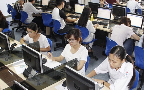 Phụ huynh, thí sinh đánh giá cao kỳ thi “Tây”