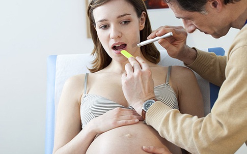 Biến chứng nguy hiểm ít người biết của cao răng, viêm lợi với bà bầu