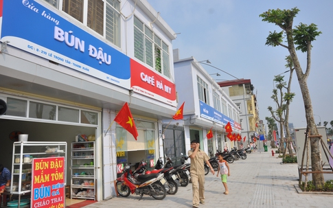 Hàng quán ở tuyến phố kiểu mẫu Hà Nội: Mất khách vì “nhan sắc” biển hiệu