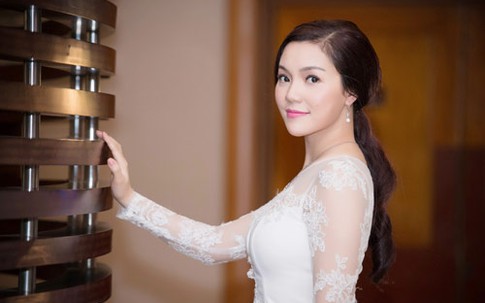 Ca sĩ Ngọc Anh chi 18 triệu đồng/tháng cho con học tiểu học