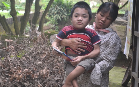 Nghẹn ngào ước mơ của chàng trai 19 tuổi nặng 15kg, cao 90cm