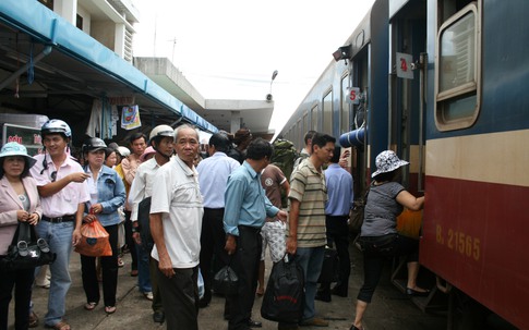 Tàu xe dịp nghỉ lễ 30/4 - 1/5: “Cháy” vé nhiều tuyến, công bố số đường dây nóng chống “chặt chém”