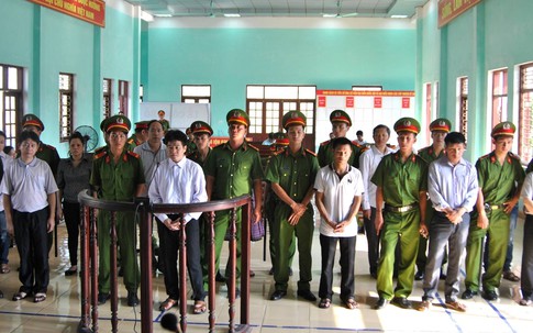 Tiếp tục xét xử trùm ma túy Tàng Keangnam và đồng bọn: Các bị cáo quanh co chối tội