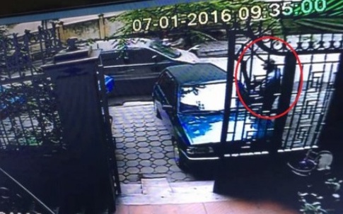 Camera giám sát tiết lộ "bí ẩn" vụ xe ô tô chở vàng bị cướp