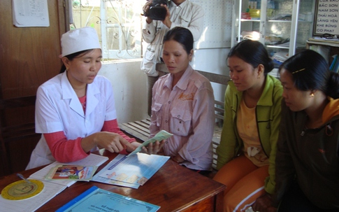 Xã hội hóa cung cấp phương tiện tránh thai và dịch vụ KHHGĐ đến 379 xã, phường, thị trấn