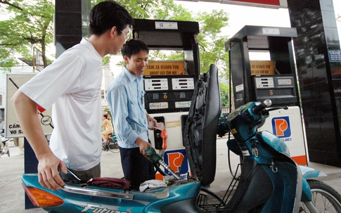 Xăng tăng giá 646 đồng/lít từ 15h chiều nay
