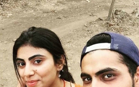Du khách bị phạt vì chụp ảnh selfie cùng sư tử