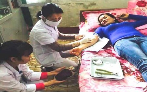 Nữ hộ lý hiến máu cứu sống bệnh nhân