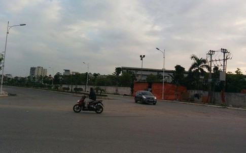 Hà Nội: Nam sinh cấp 2 bị nhóm người chặn đường xin đểu, dùng kim tiêm đâm vào tay