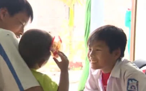 Hành trình chiến thắng ung thư sau 8 năm ròng của cậu bé ở Thái Bình