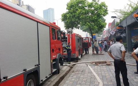 Hà Nội: Cháy lớn ở nhà hàng bia Vuvuzela