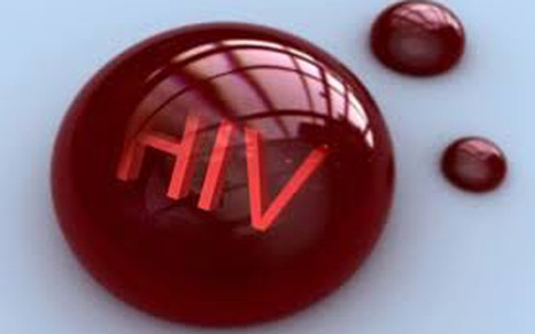 Nữ doanh nhân thuê người truyền HIV cho con tình địch