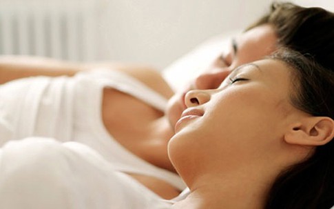 Hơn 50% phụ nữ nhiễm HIV bị lây từ chồng hoặc bạn tình