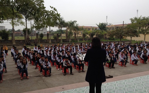 Thái Bình: Truyền thông về ung thư cổ tử cung cho hàng trăm học sinh nữ
