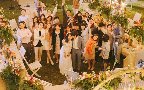 Trang trí lễ đính hôn ngoài trời theo phong cách nhiệt đới đẹp mê ly của cặp đôi Sài Gòn