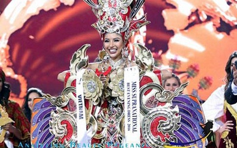 Khả Trang là người mặc "Trang phục dân tộc đẹp nhất" tại Hoa hậu Siêu quốc gia