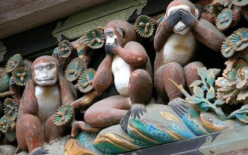 Ý nghĩa của tượng khỉ Tam Không trong chùa
