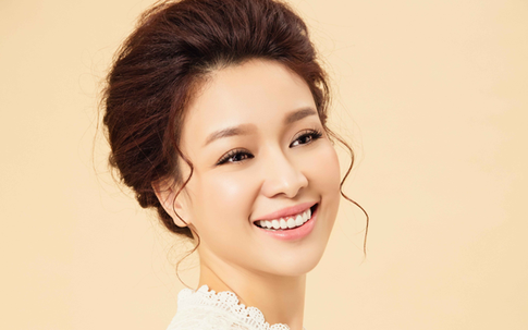 Trương Tùng Lan đẹp tinh khôi trong sắc trắng mơ màng