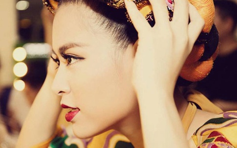 Hoàng Thùy Linh bất ngờ rút tên khỏi The Remix 2016