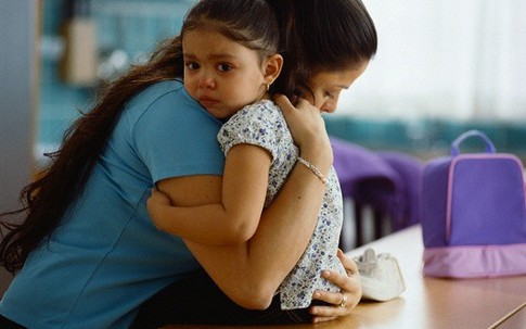 Con sốt, tổn thương não vì những sai lầm sau của cha mẹ