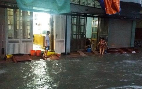 Bão số 3: Nhiều tuyến đường ở Hải Phòng ngập lụt sau nửa giờ mưa
