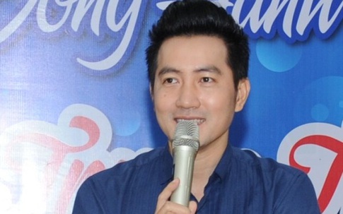 Ca sĩ Phi Hùng hủy show cả tháng để “Đồng hành cùng miền Trung thân yêu”