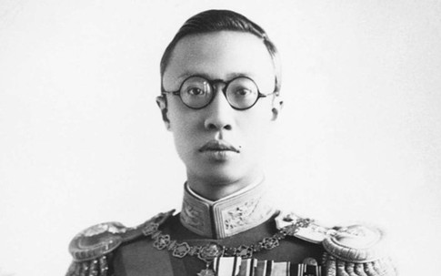 Cháu trai kể về cuộc đời chìm nổi của vị vua cuối cùng ở TQ