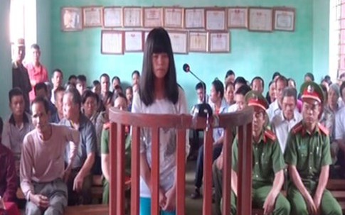 Vợ vung dao chém vào mặt chồng sau cuộc cãi vã