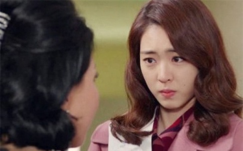 Mệt mỏi vì mẹ chồng hay soi mói dù không ở chung