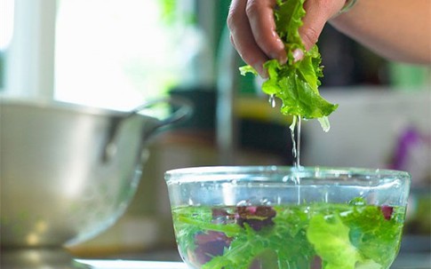 Cách khử độc rau củ quả ngậm hoá chất cực đơn giản mà hiệu quả tới không ngờ