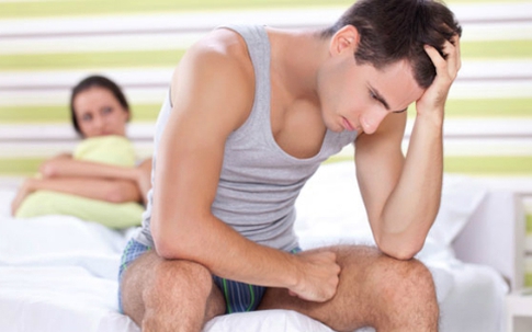 Nỗi khổ của người đàn ông ế dài vì 'cậu nhỏ' tí hon