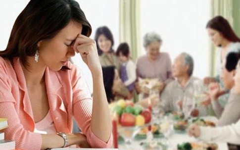 Mẹ chồng nhiếc móc vì tội mang 2 triệu cho em trai, tôi hạnh phúc vì được chồng bênh