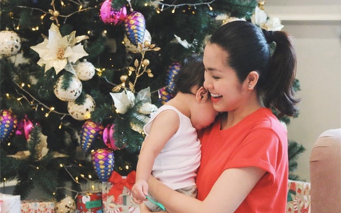 Hình ảnh đáng yêu đến "tan chảy" của các nhóc tì nhà sao Việt trong mùa Giáng sinh