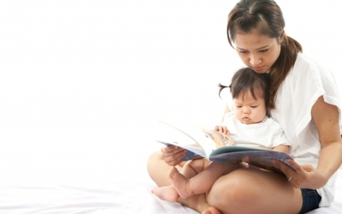 Thay vì khen con "tốt lắm", cha mẹ nên thay đổi cách động viên