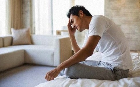 Chết lặng trước hành động của vợ và bạn thân trong phòng cưới