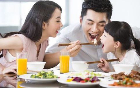 Ấm tình thân bên bát phở đầy