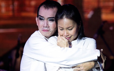 Khoảnh khắc bình dị của Minh Thuận bên đồng nghiệp khi còn sống