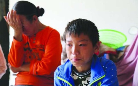 Thán phục cậu bé một mình vượt 400km tới bệnh viện chữa ung thư