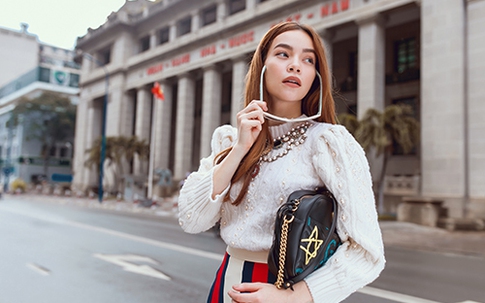 Hà Hồ gây tắc đường khi khoe phong cách "chất phát ngất"